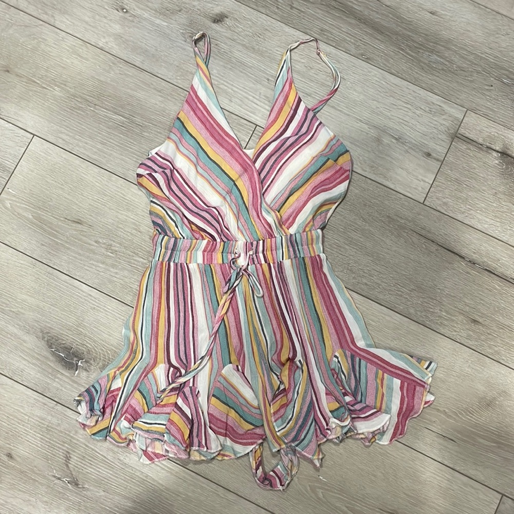 Women’s size Small flouncy romper!